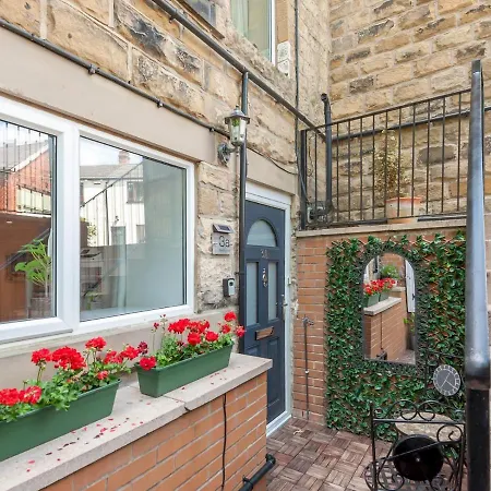 Apartment A Hidden Gem - Summer Bliss Near Roundhay Park - Pass The Keys *
