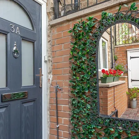 A Hidden Gem - Summer Bliss Near Roundhay Park - Pass The Keys *