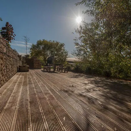 A Hidden Gem - Summer Bliss Near Roundhay Park - Pass The Keys Lejlighed *