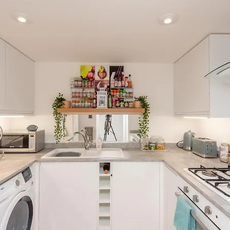 A Hidden Gem - Summer Bliss Near Roundhay Park - Pass The Keys