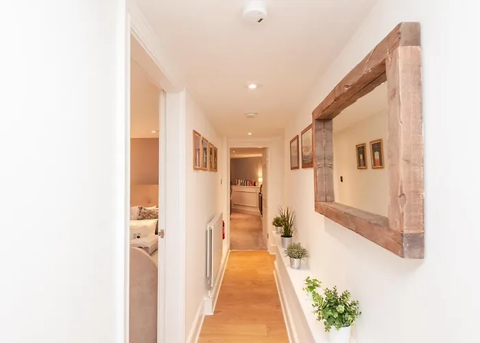 A Hidden Gem - Summer Bliss Near Roundhay Park - Pass The Keys *