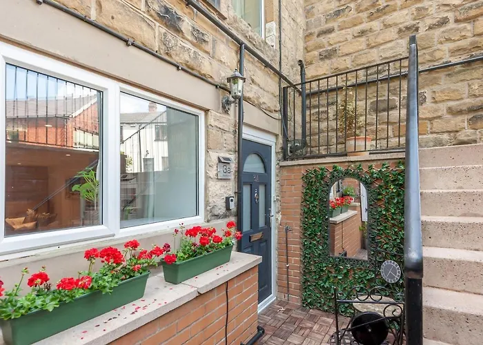 Apartment A Hidden Gem - Summer Bliss Near Roundhay Park - Pass The Keys *