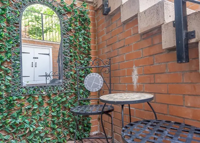 A Hidden Gem - Summer Bliss Near Roundhay Park - Pass The Keys Leeds (West Yorkshire)