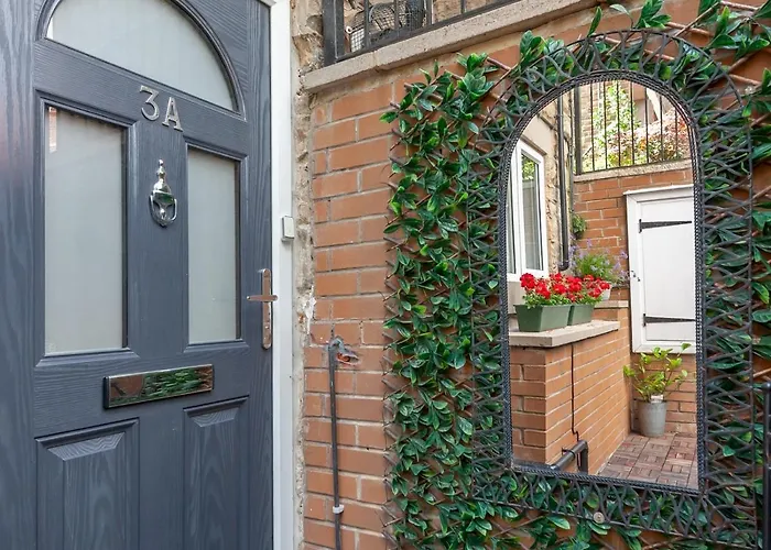 A Hidden Gem - Summer Bliss Near Roundhay Park - Pass The Keys *