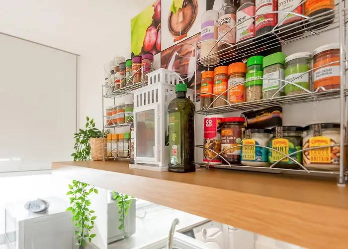 A Hidden Gem - Summer Bliss Near Roundhay Park - Pass The Keys * Leeds (West Yorkshire)