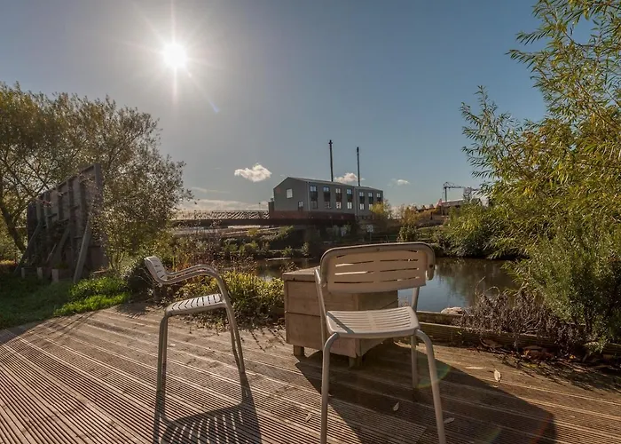 A Hidden Gem - Summer Bliss Near Roundhay Park - Pass The Keys * Leeds (West Yorkshire)