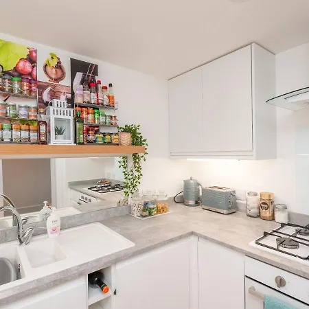 A Hidden Gem - Summer Bliss Near Roundhay Park - Pass The Keys Leeds (West Yorkshire)