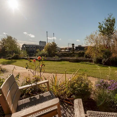 A Hidden Gem - Summer Bliss Near Roundhay Park - Pass The Keys