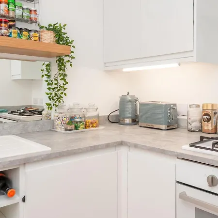 Apartment A Hidden Gem - Summer Bliss Near Roundhay Park - Pass The Keys